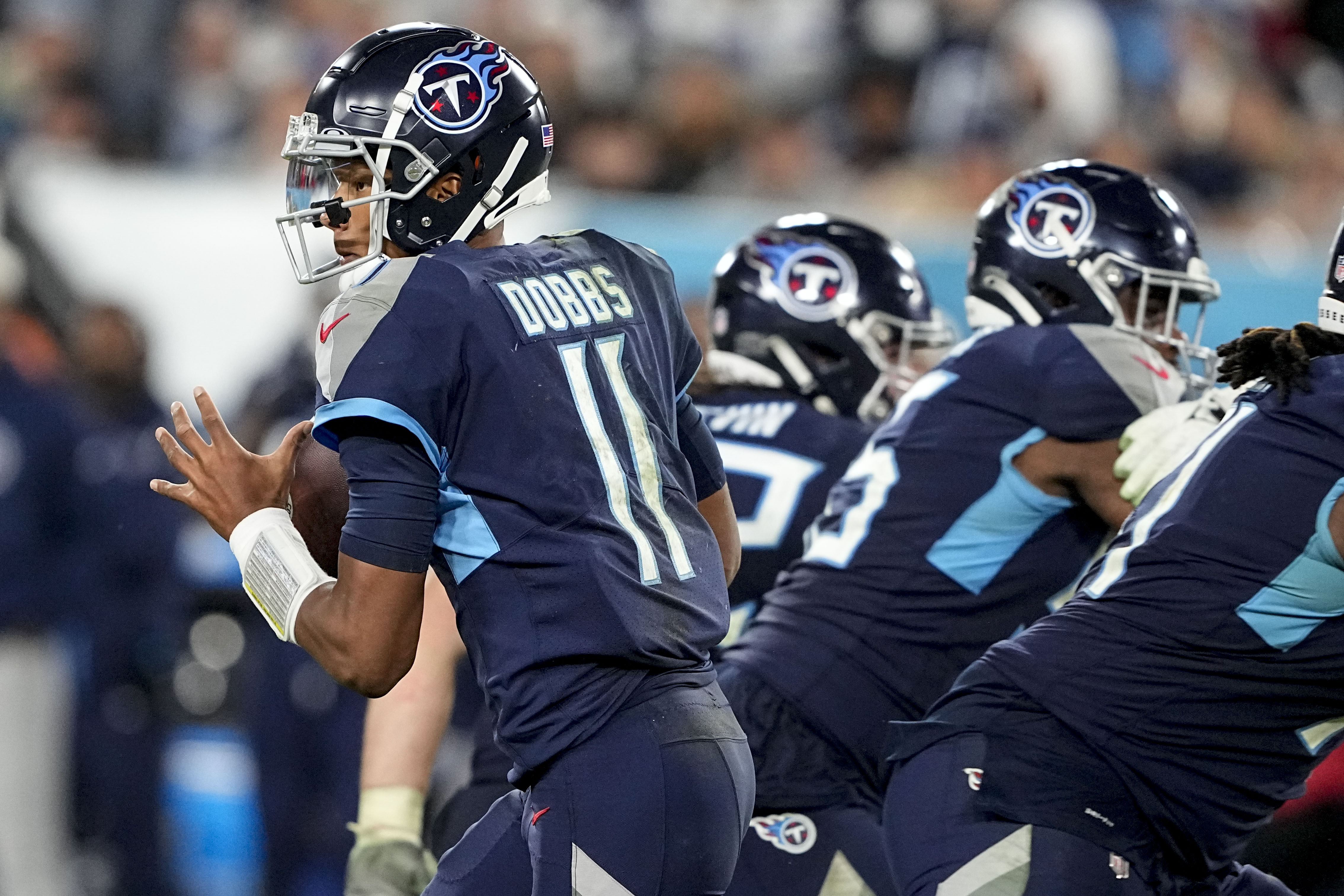 Titans plan to start Dobbs at quarterback vs. Jaguars