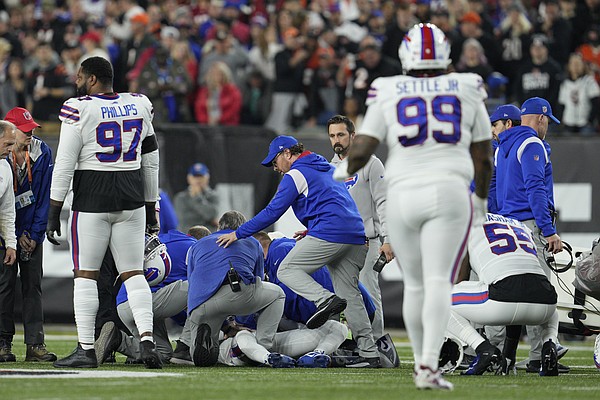Bills player collapses - Vimarsana News