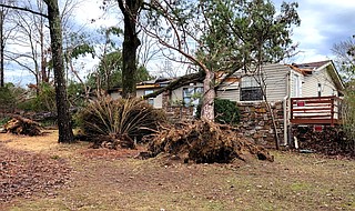 WATCH: EF1 tornado packing 102-mph winds hit Jessieville, NWS says ...