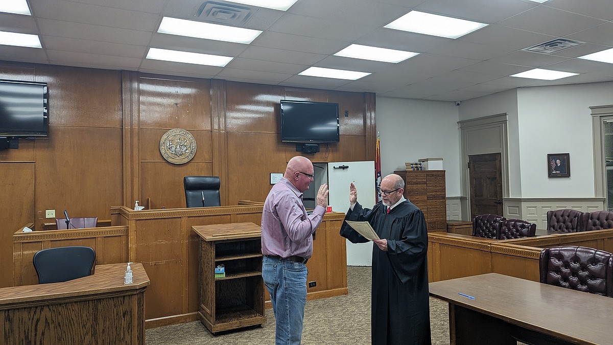City and County officials sworn in at New Year’s | Magnolia Banner News