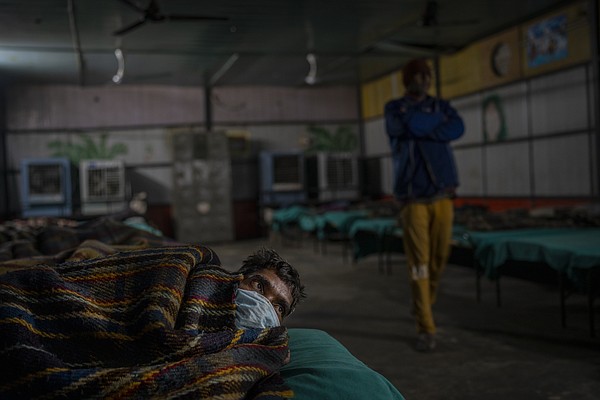 New Delhi's homeless shiver in biting cold - Vimarsana News