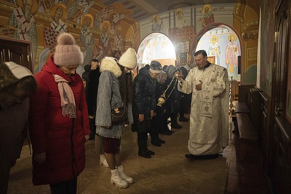 Ukraine's sirens blare amid uneasy cease-fire - Vimarsana News