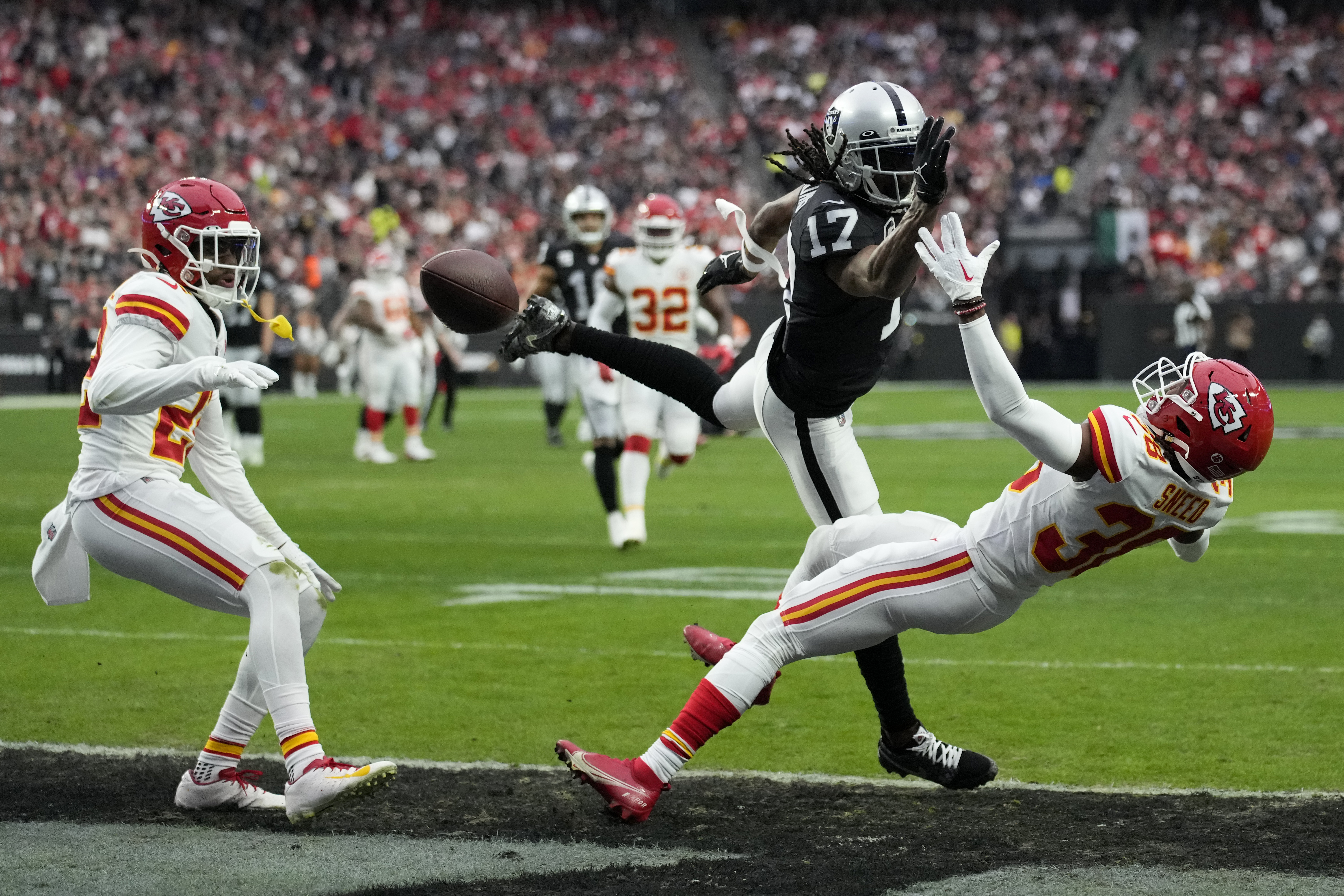 What Chiefs' Juan Thornhill saw of Raiders' Jarrett Stidham in Week 17