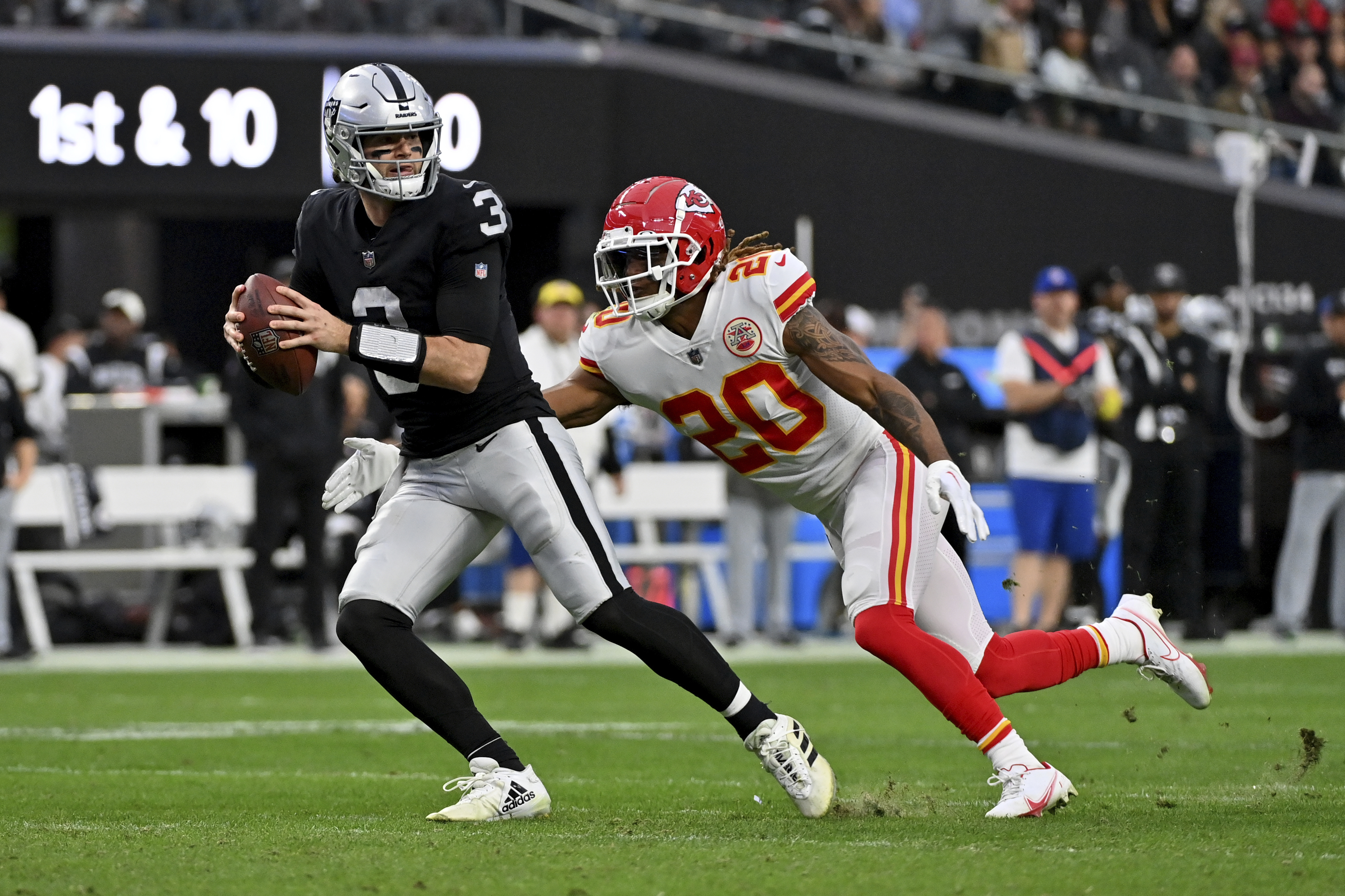 NFL: NOV 20 Chiefs at Raiders