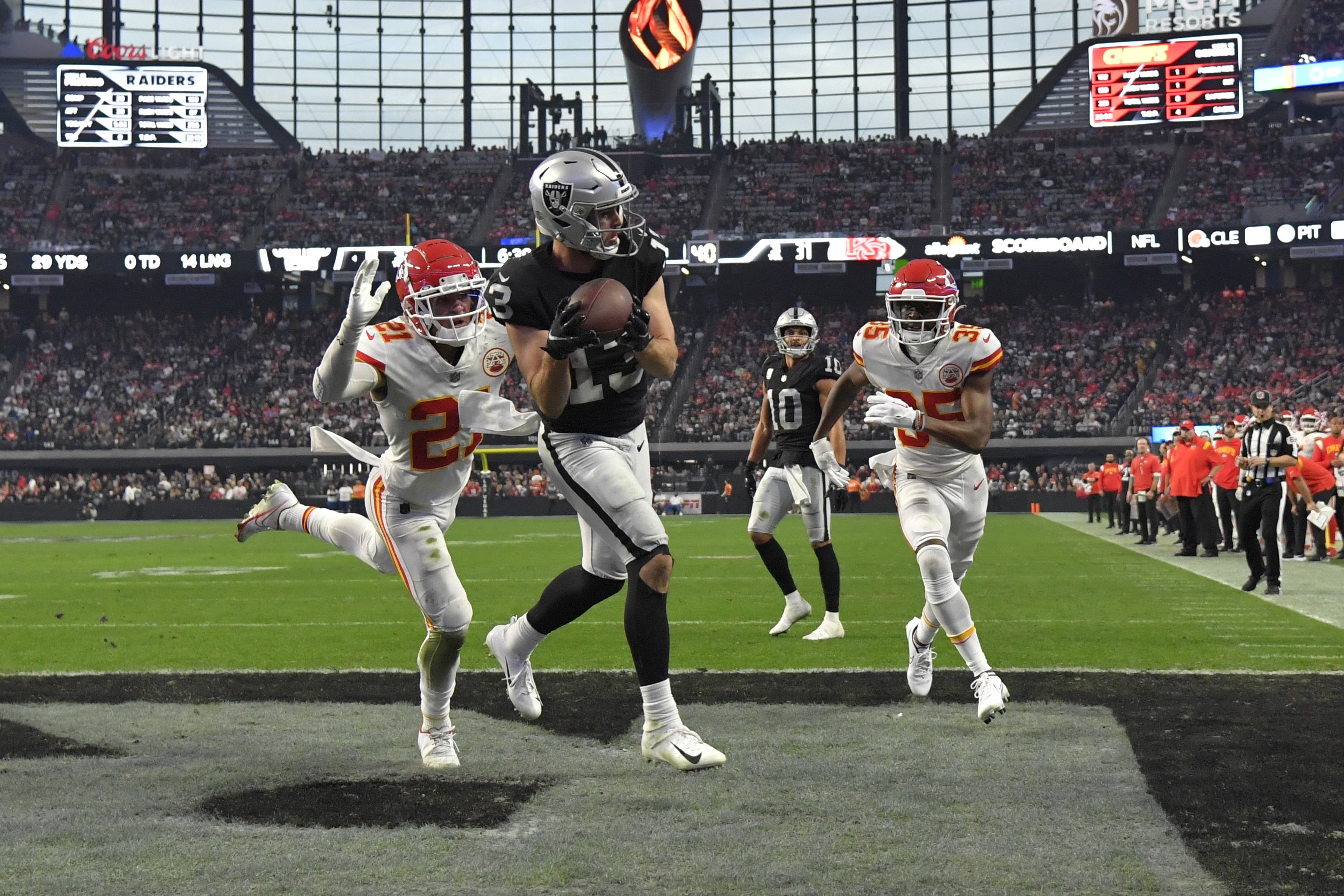 Patrick Mahomes, Chiefs break out 'Snow Globe' play in win over Raiders:  'The coaches let us have fun'