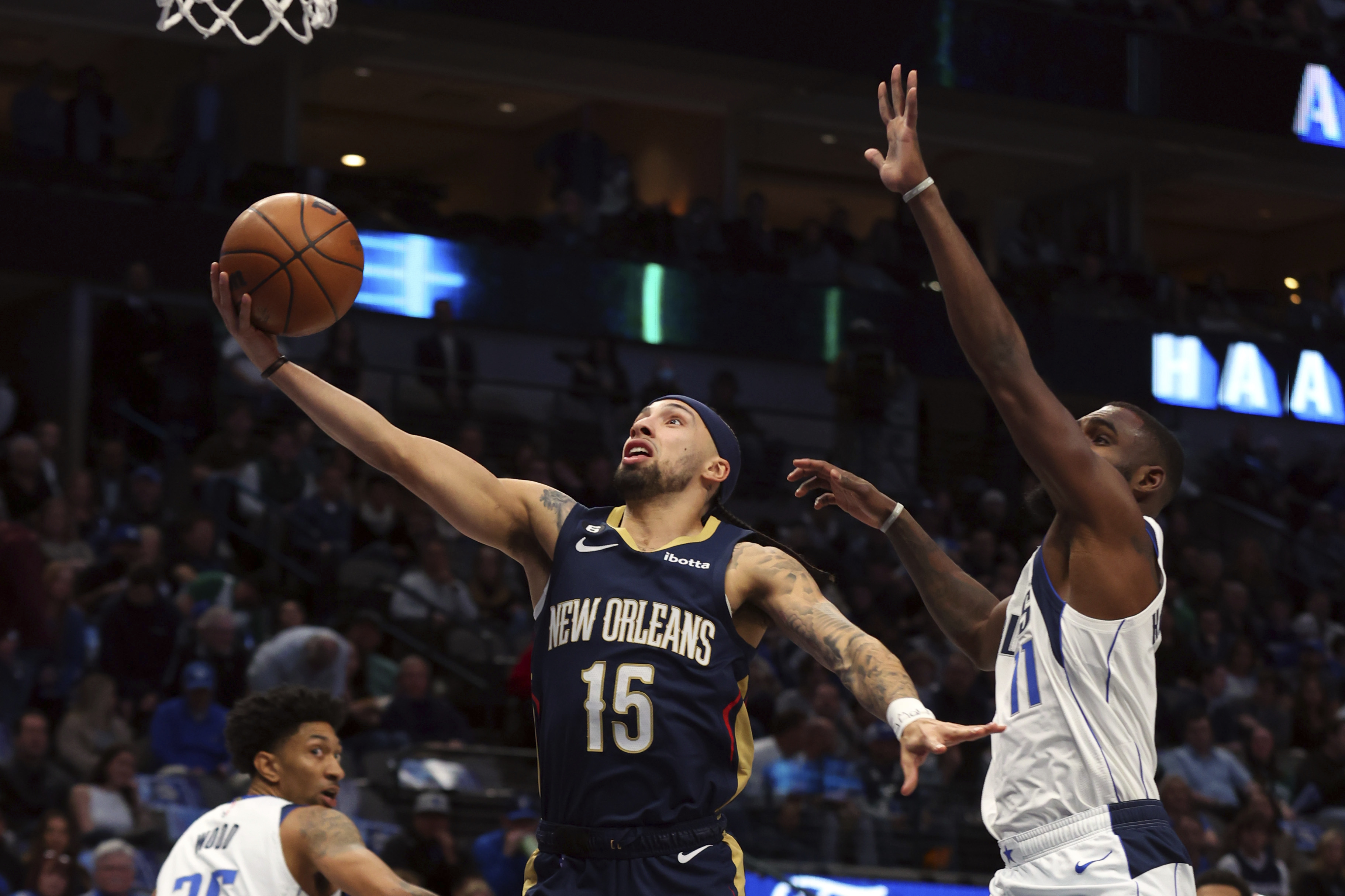 Doncic scores 34 points in triple-double, Mavs beat Pelicans