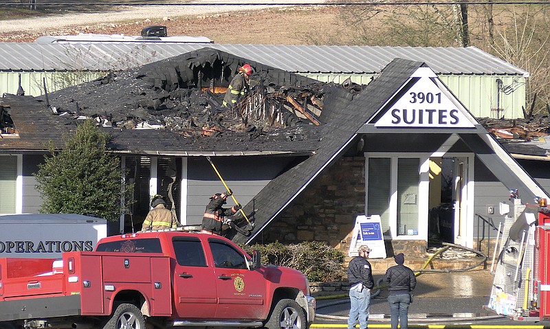 WATCH Fire Destroys Businesses Near Hot Springs Village Hot Springs   203361647 SuitesFire T800 