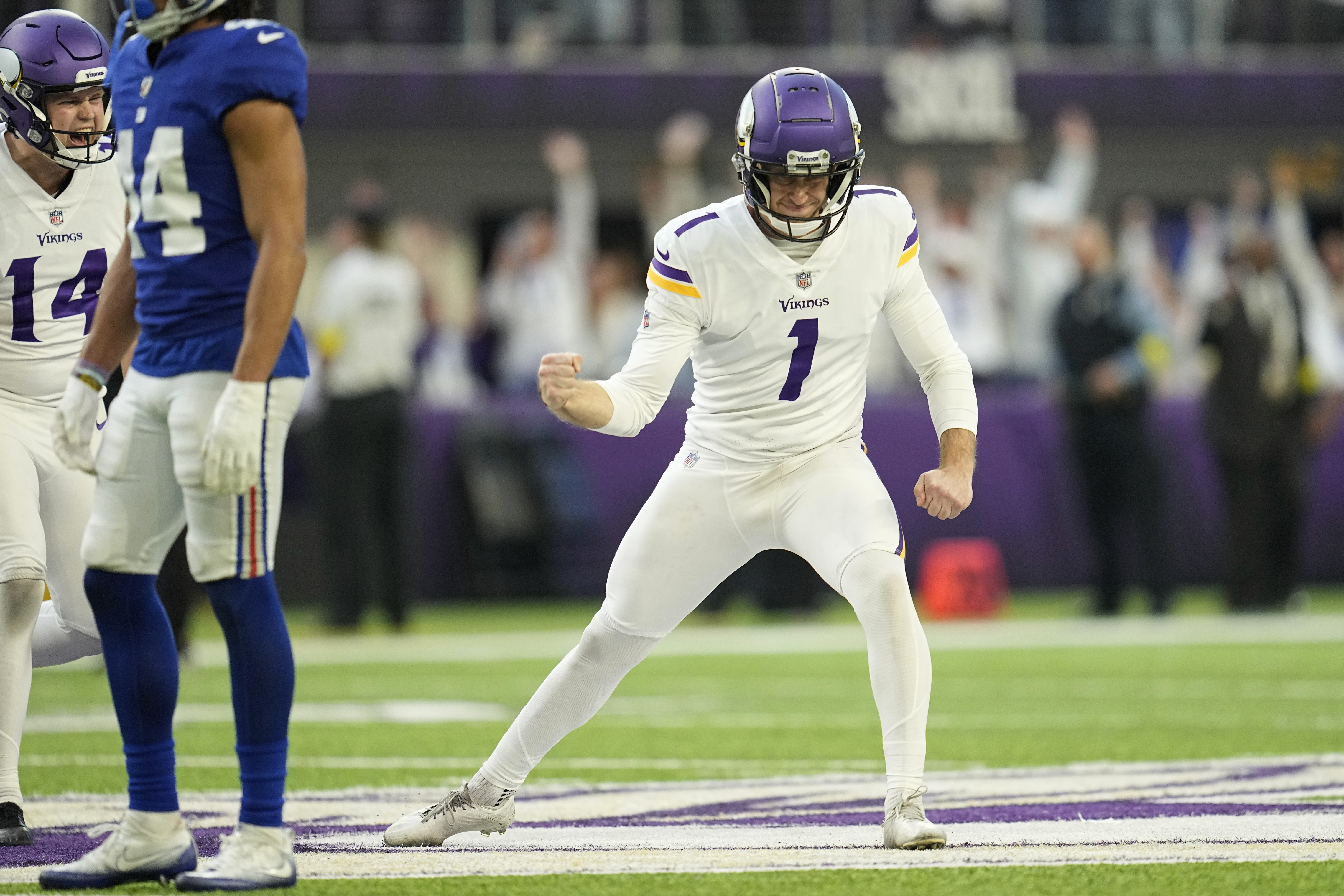 Urgency for Vikings as playoffs open