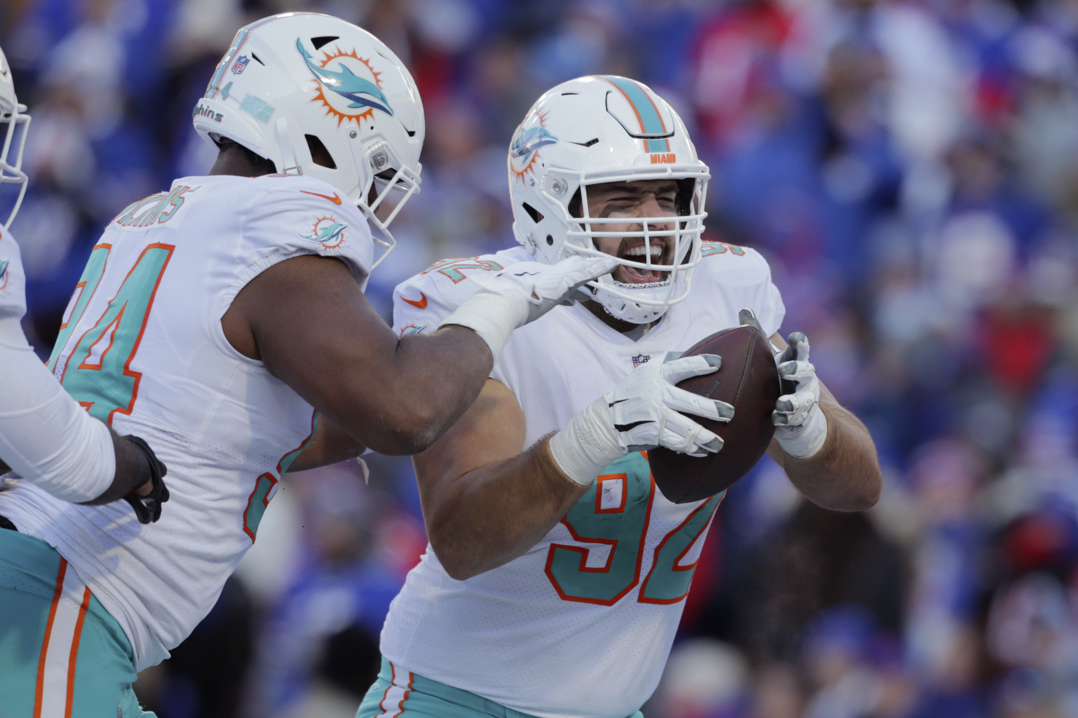 Miami Dolphins tackle Brandon Shell learns Mike McDaniel's offense