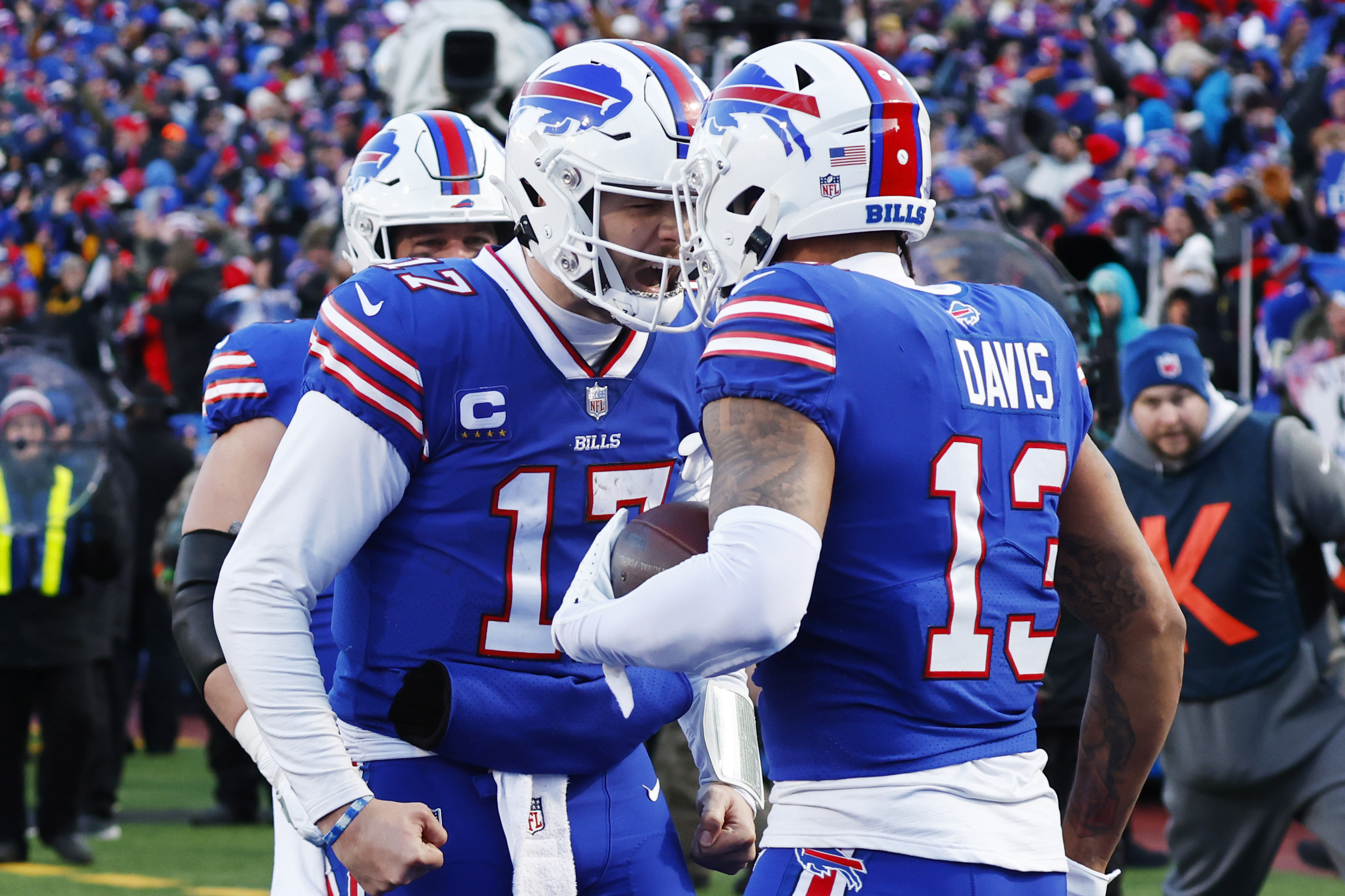 Upset avoided: Buffalo survives 3 turnovers, Miami