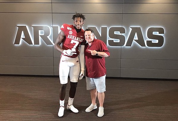 Easter the Hogs' lone signee today - Vimarsana News