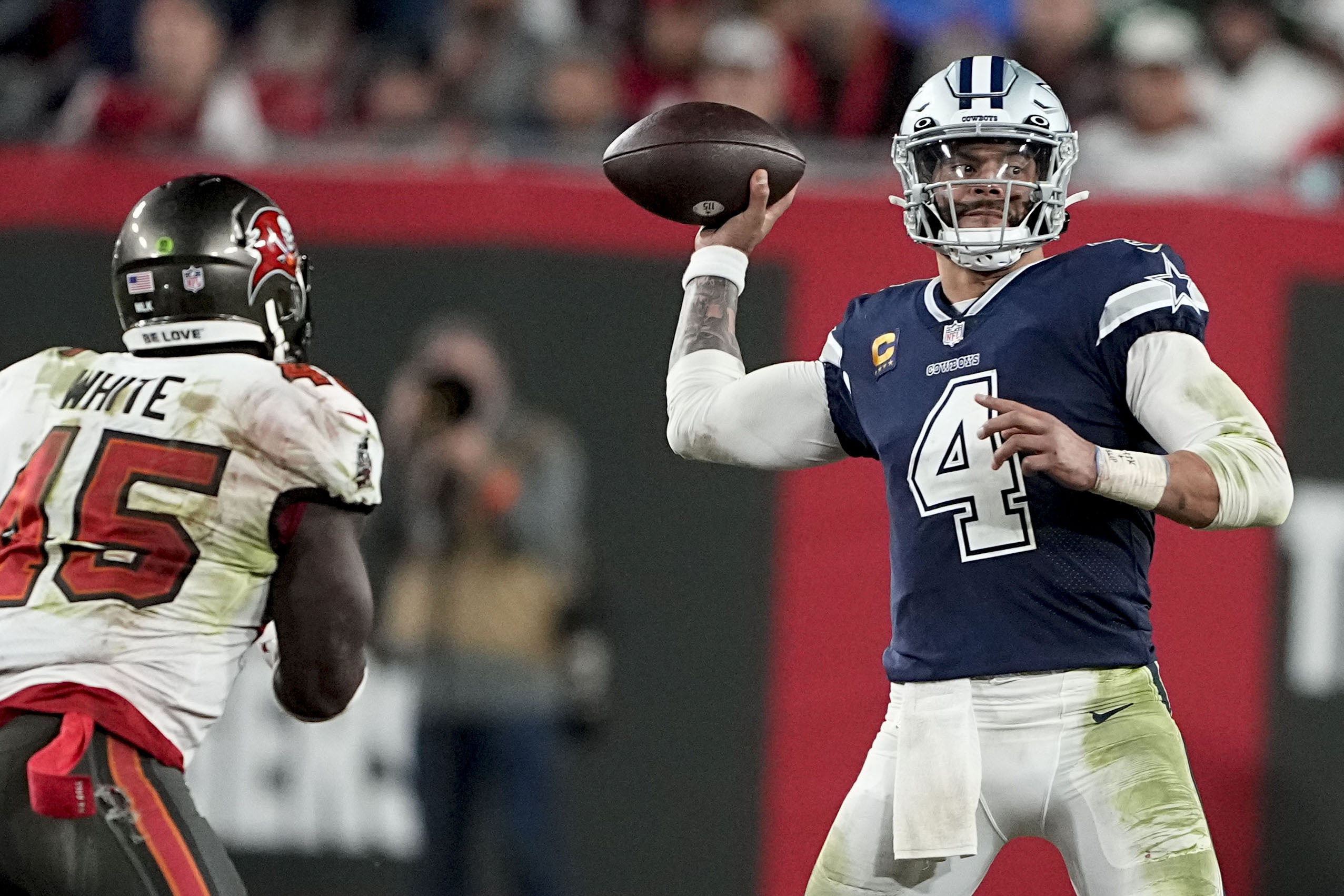 Prescott's 5 touchdowns lead Dallas over Tampa Bay