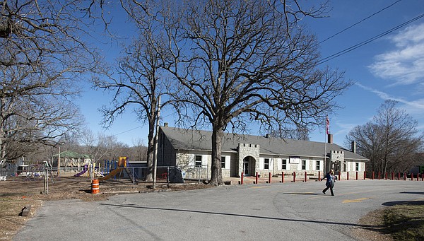 Rogers School Board votes to close Garfield Elementary - Vimarsana News
