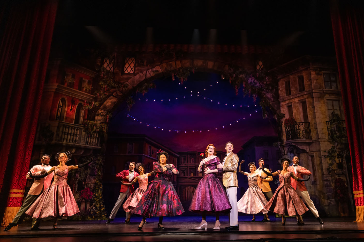REVIEW: 'Tootsie' gently roasts musicals through song and dance - Vimarsana News