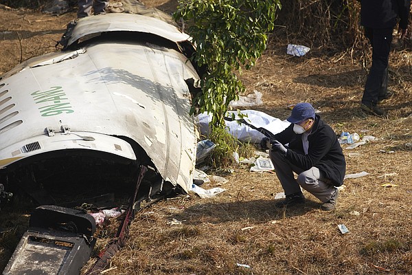 Relatives protest slow autopsy of Nepal plane crash victims - Vimarsana News