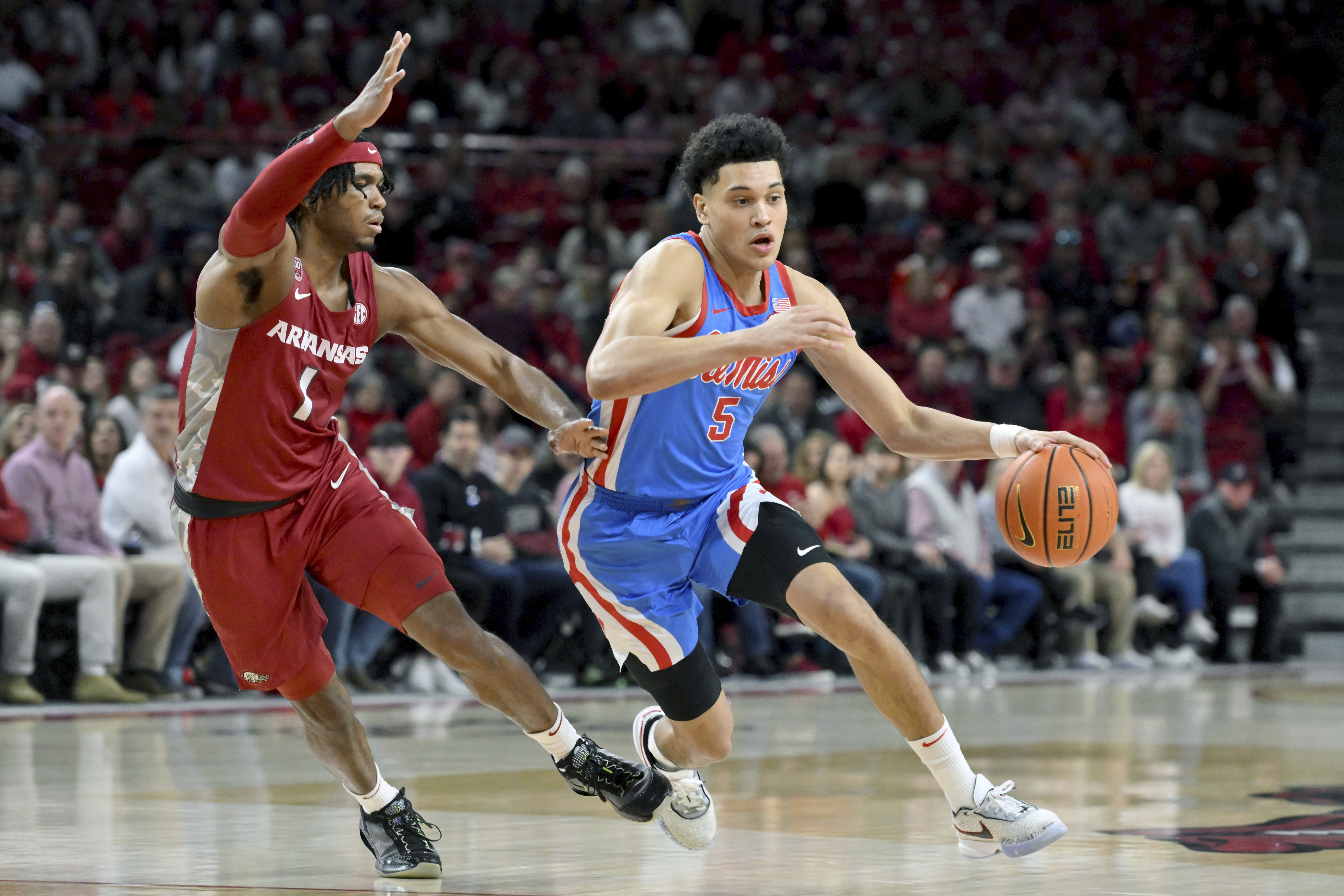 Arkansas snaps 4-game skid, beats Ole Miss - Vimarsana News