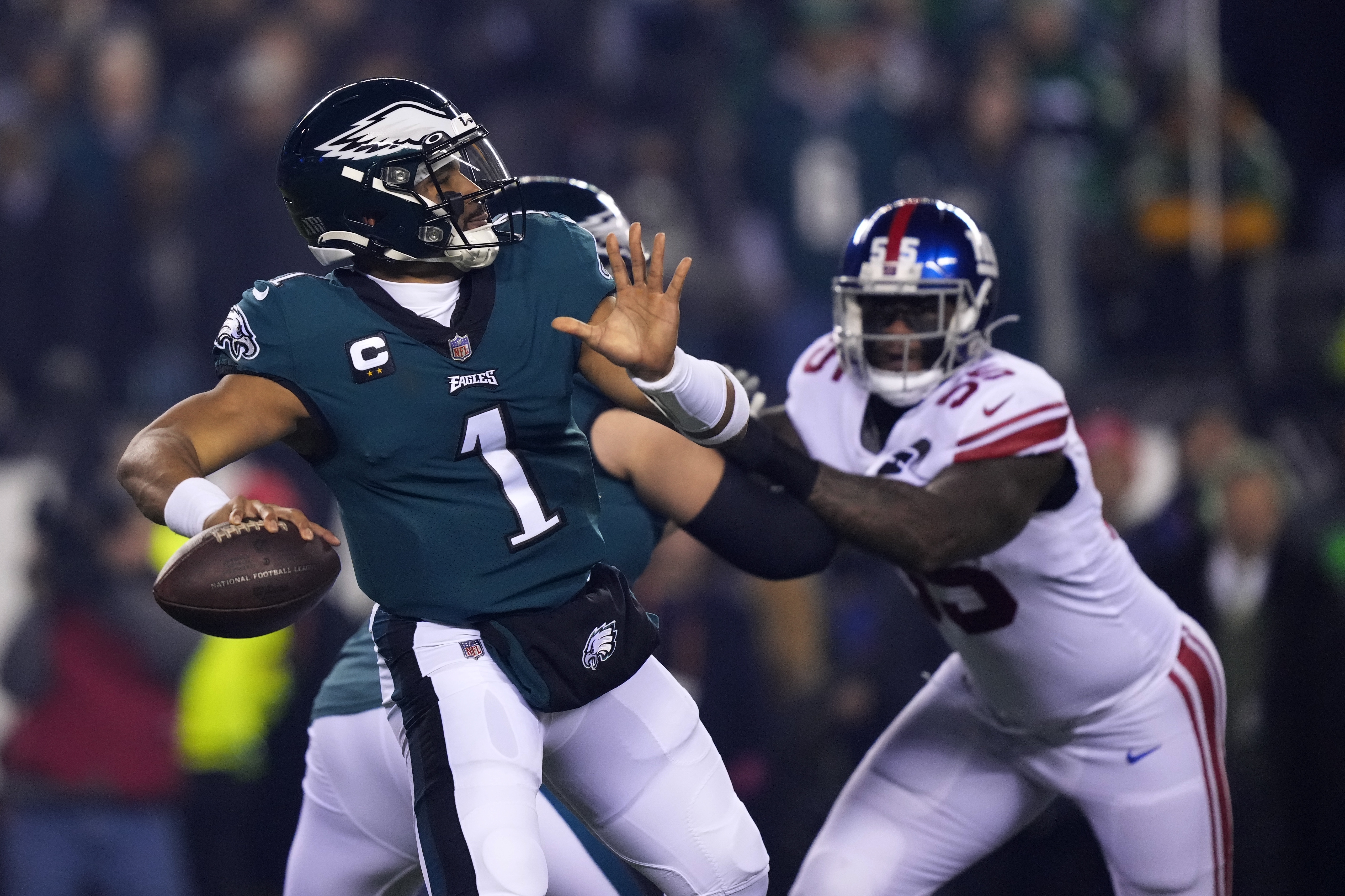 Eagles seal win over Raiders with last-second FG, fumble recovery for a TD  – New York Daily News