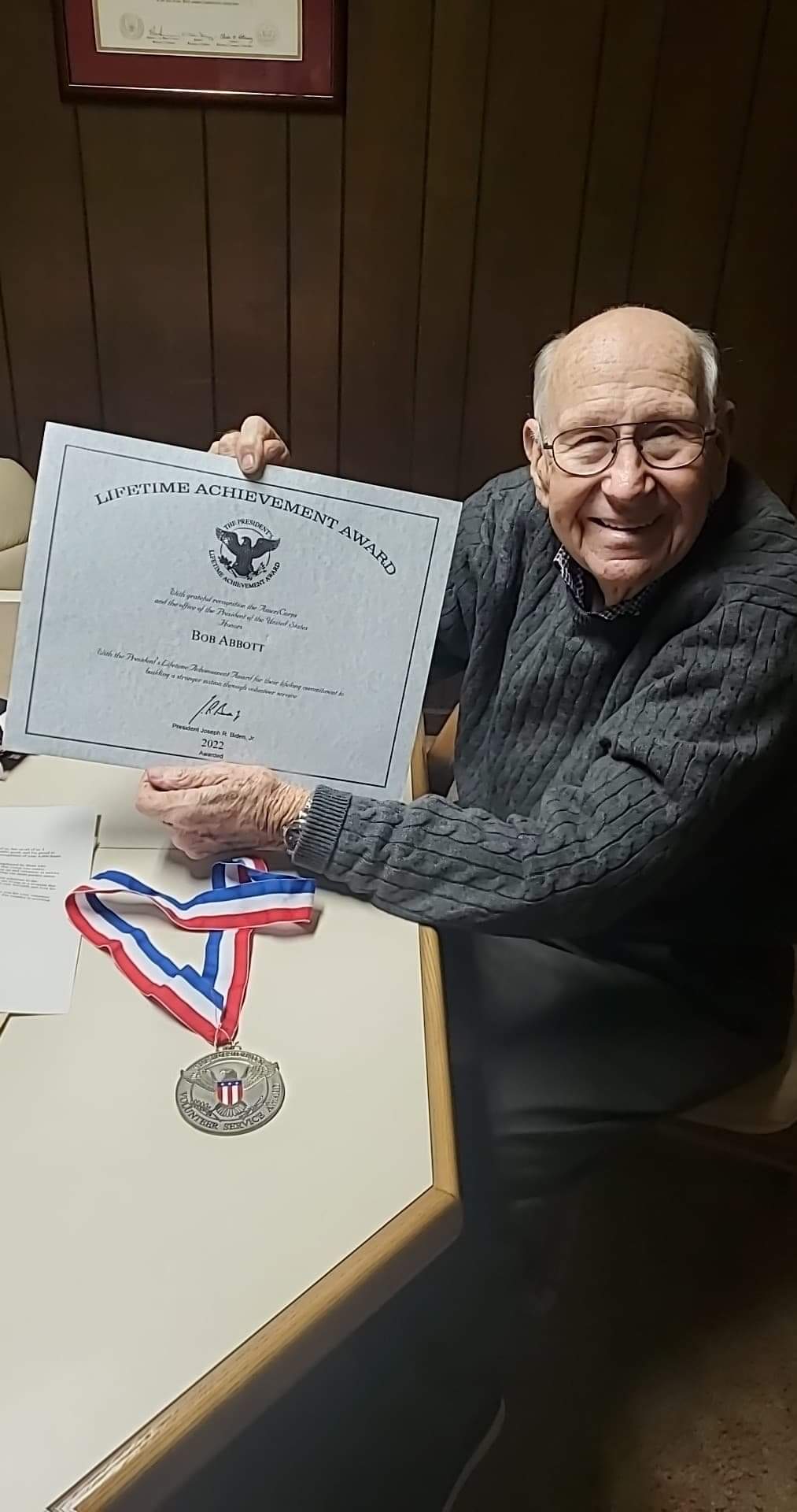 Volunteer honored by 2 presidents