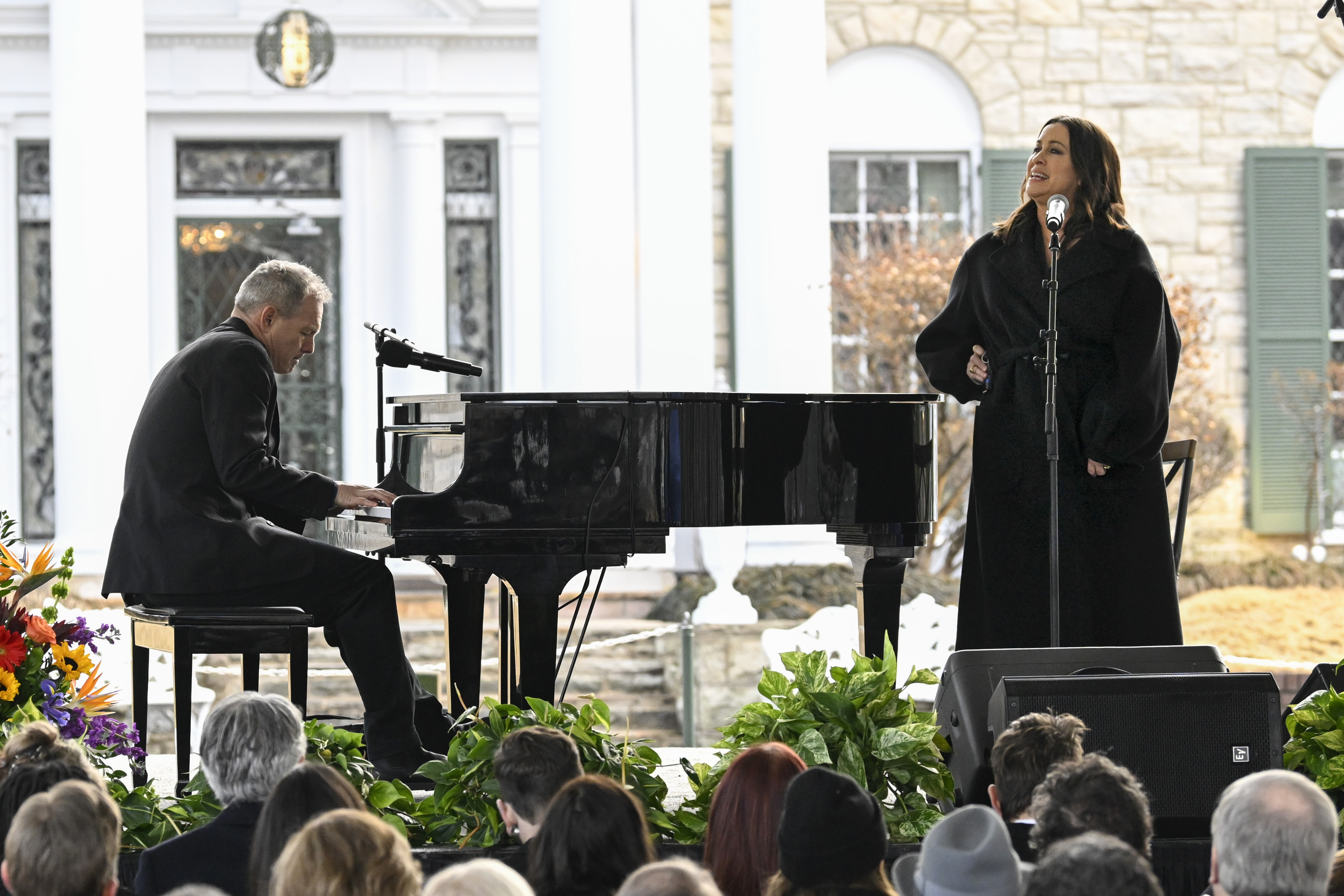 Lisa Marie Presley Memorial: Axl Rose, Billy Corgan and More Perform