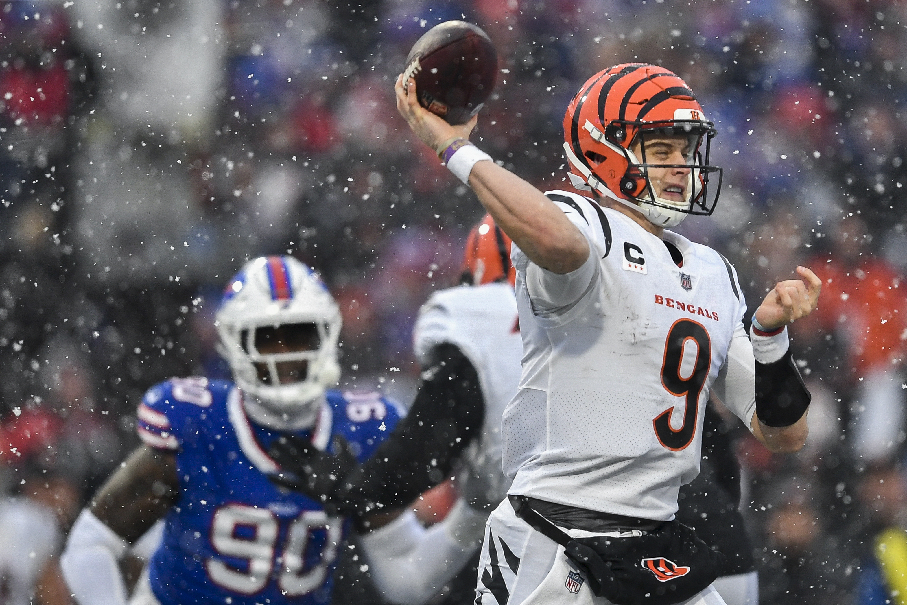 Watch Joe Burrow hit Hayden Hurst to put the Bengals up 14-0 vs. the Bills  