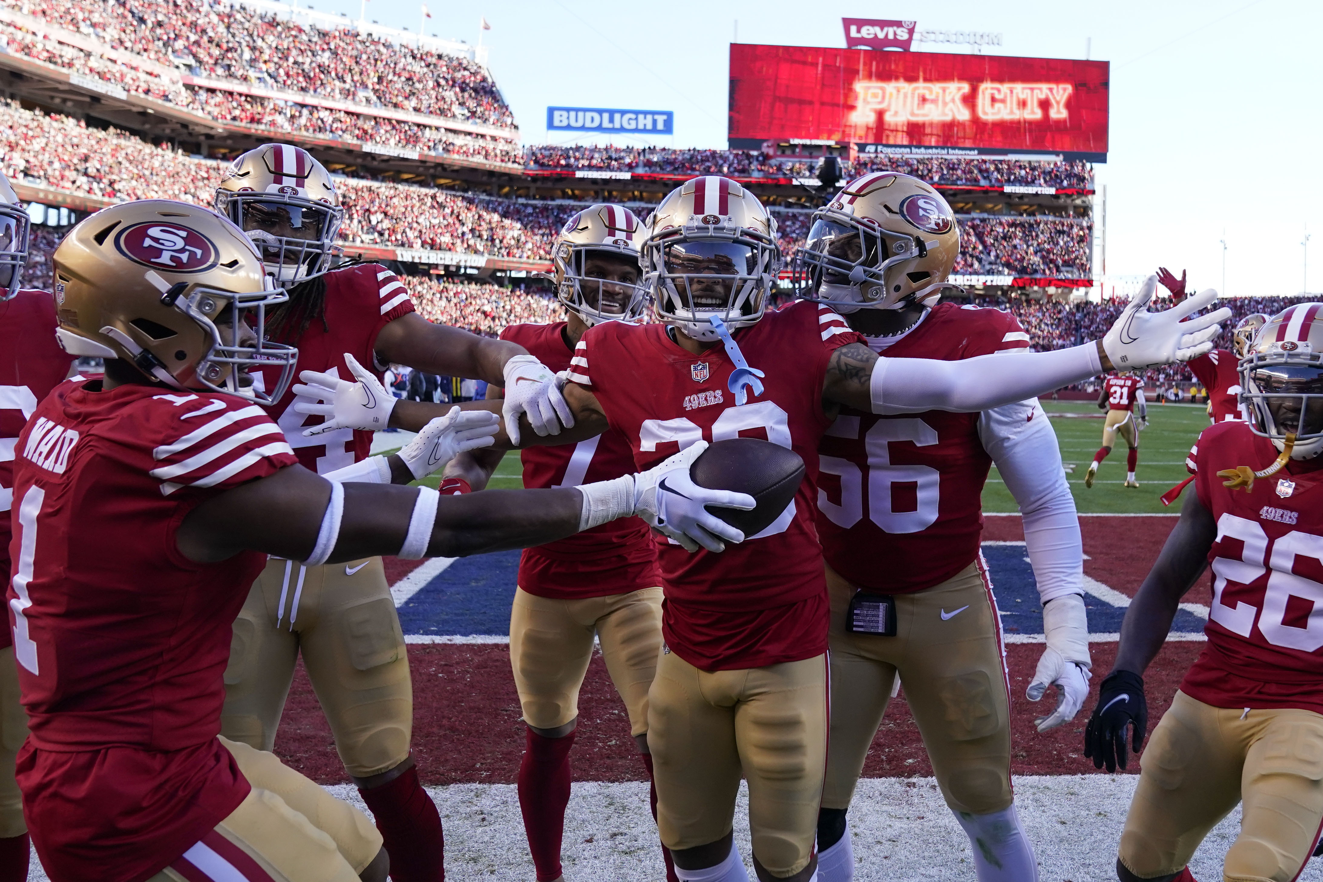 San Francisco 49ers defensive end Arik Armstead (91) rushes during an NFL  football game against the New York Giants, Thursday, Sept. 21, 2023, in  Santa Clara, Calif. (AP Photo/Scot Tucker Stock Photo - Alamy