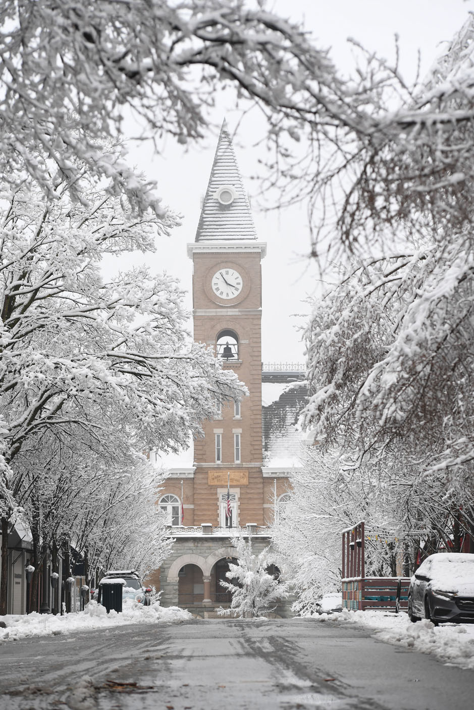 Thousands Lose Power As Heavy Snow Falls Across Northwest Arkansas ...