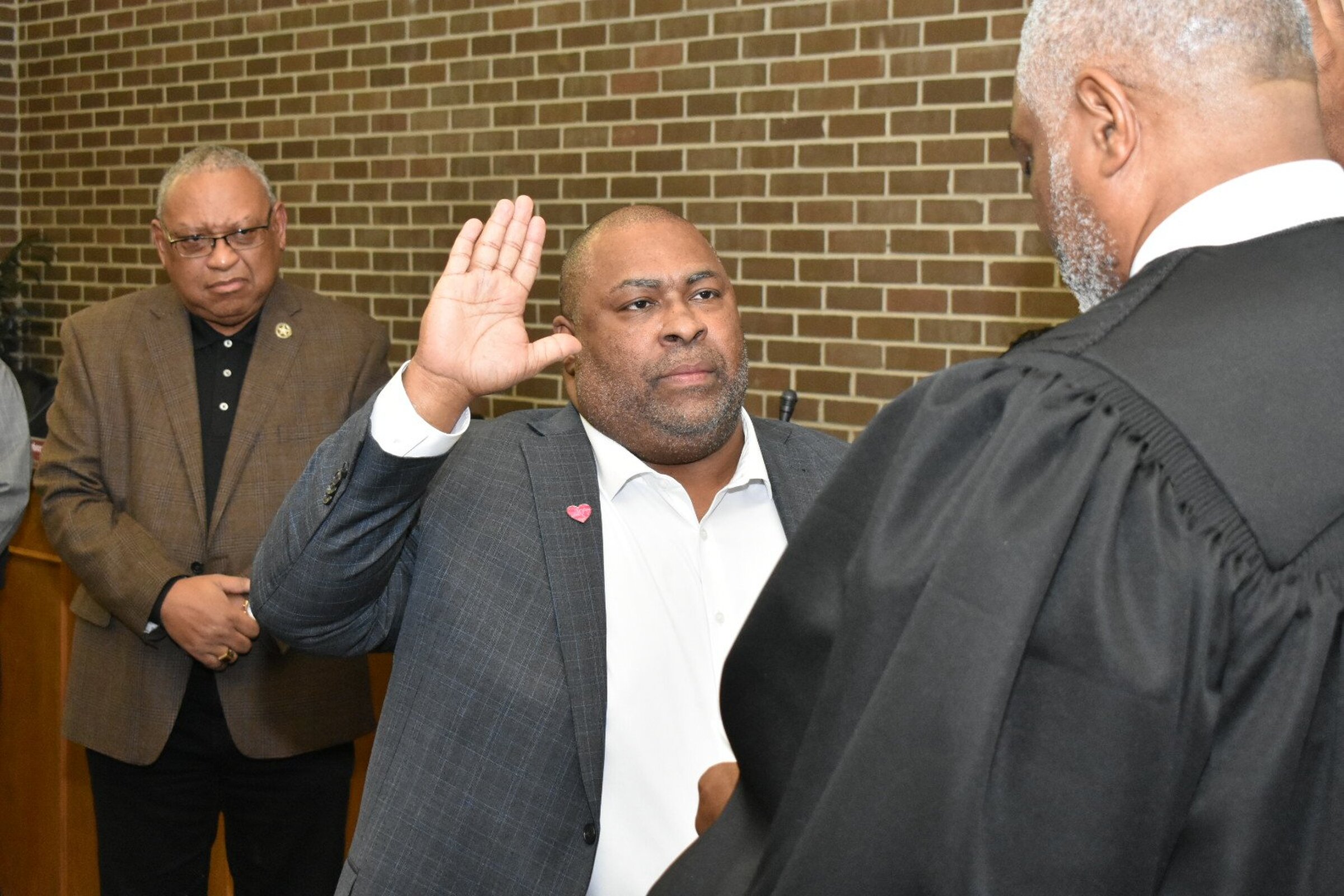 School district trustees sworn in; Rice is leader