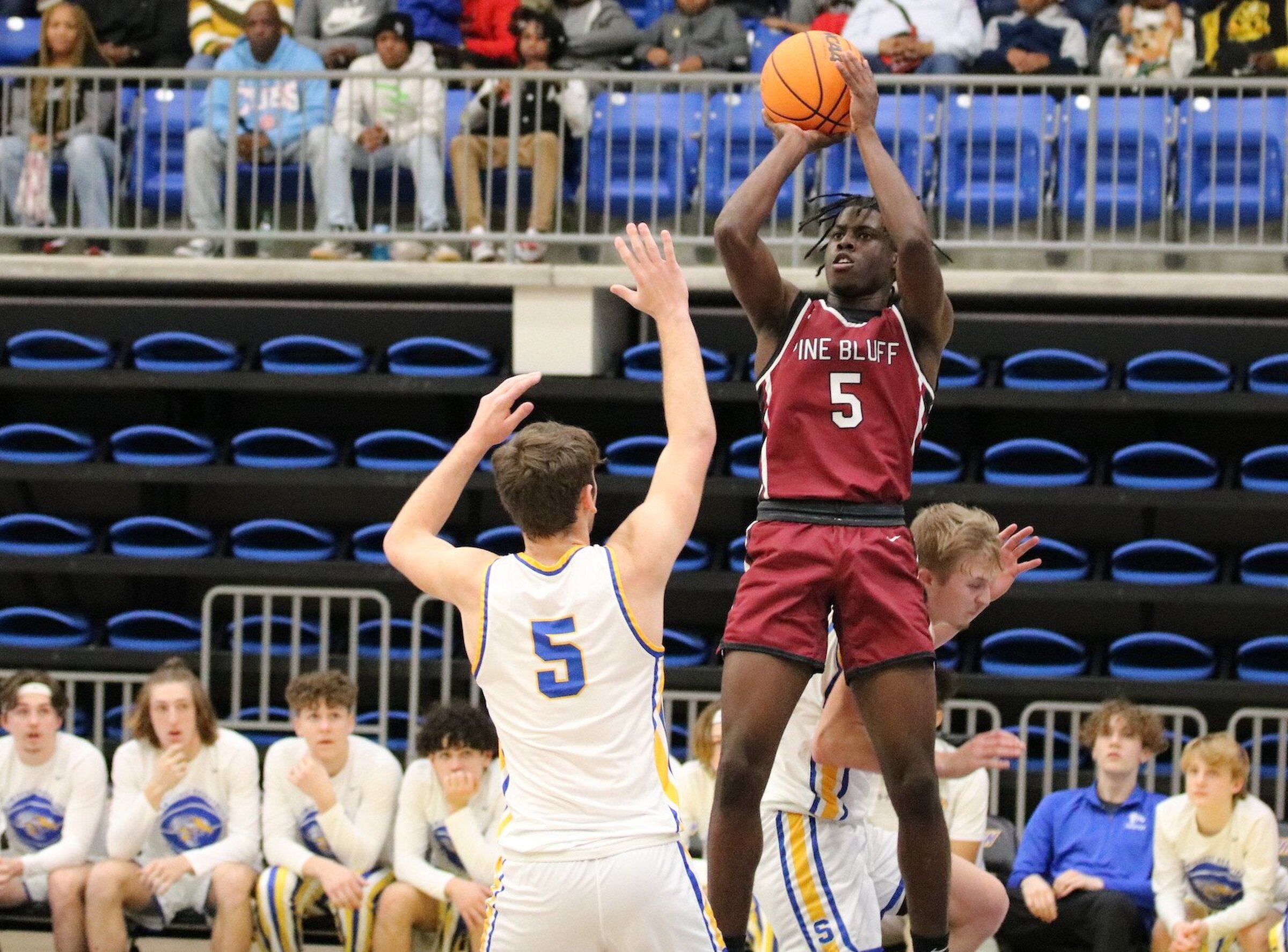 Zebras’ Crutchfield leads in Sheridan win