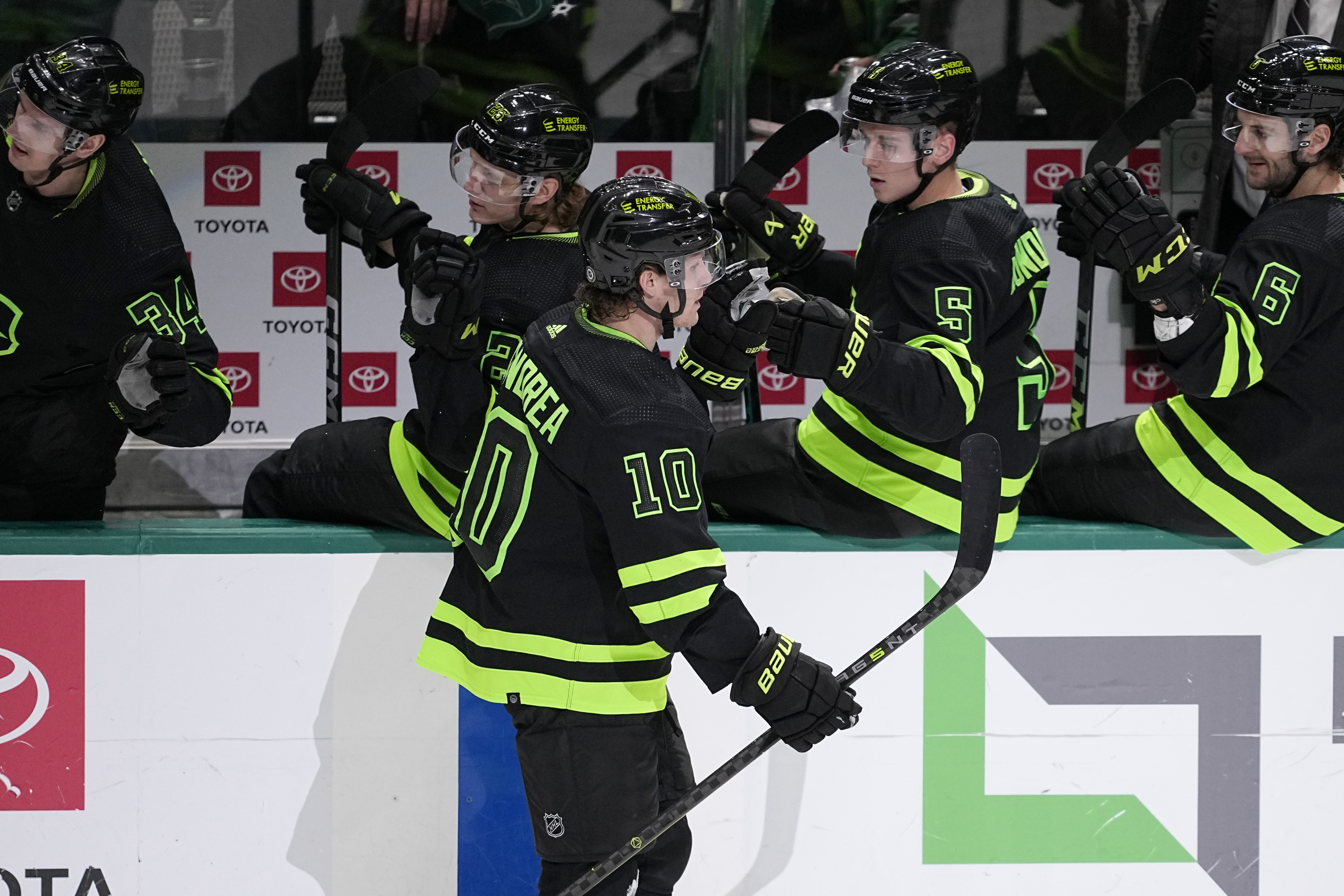 Photos: Stars debut blackout uniforms, Ty Dellandrea celebrates first NHL  goal in win vs. Red Wings