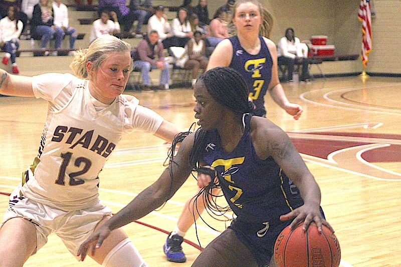 Photo By: Michael Hanich
SAU Tech guard Jaylia Reed drives to the basket in the game against SouthArk.