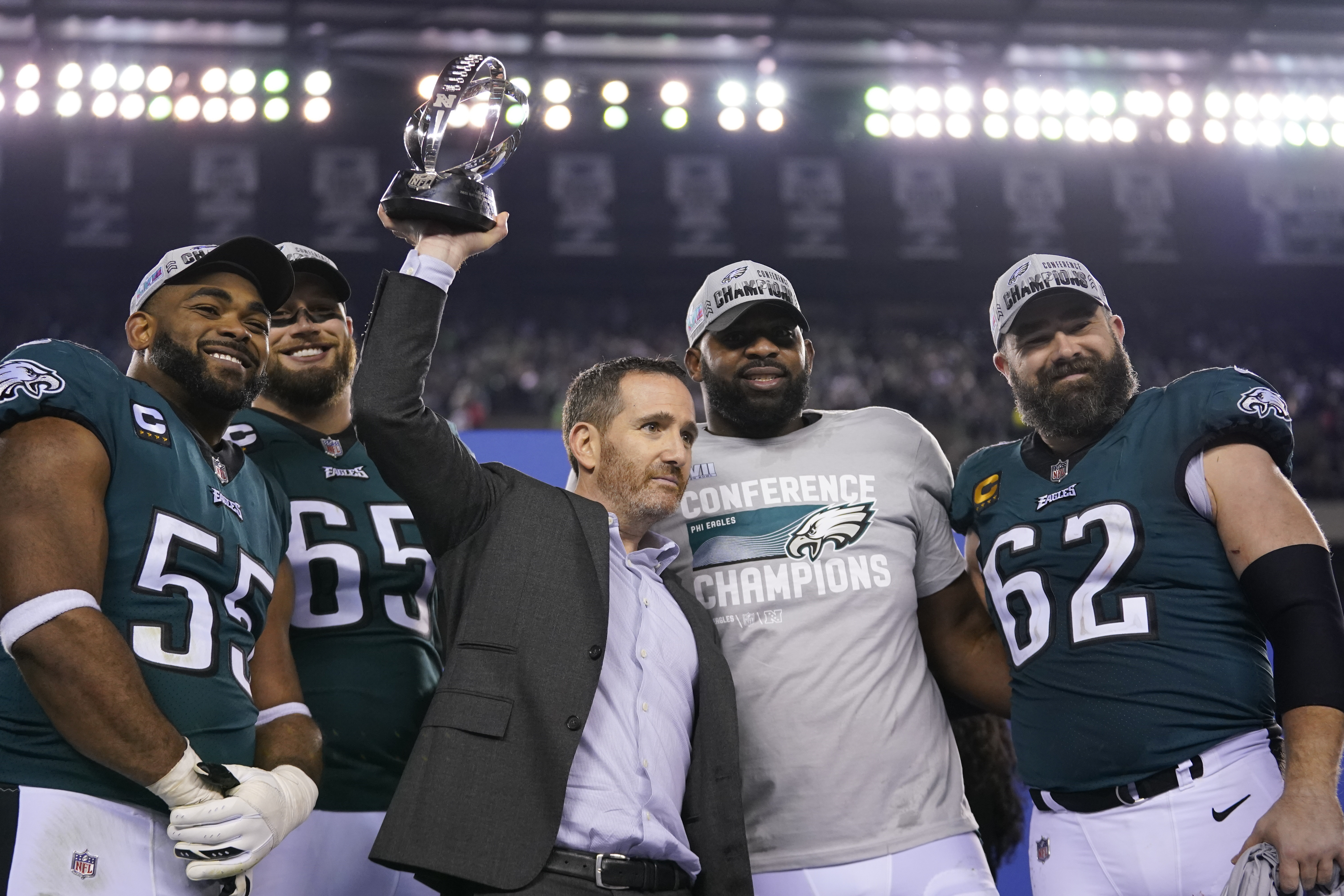 Philadelphia, United States. 21st Jan, 2023. Fans celebrate a Philadelphia  Eagles touchdown during the second half of the NFL Divisional Round Playoff  game against the New York Giants at Lincoln Financial Field