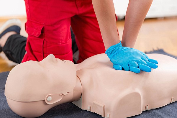 NFL will offer free CPR training during Super Bowl week - TheGrio