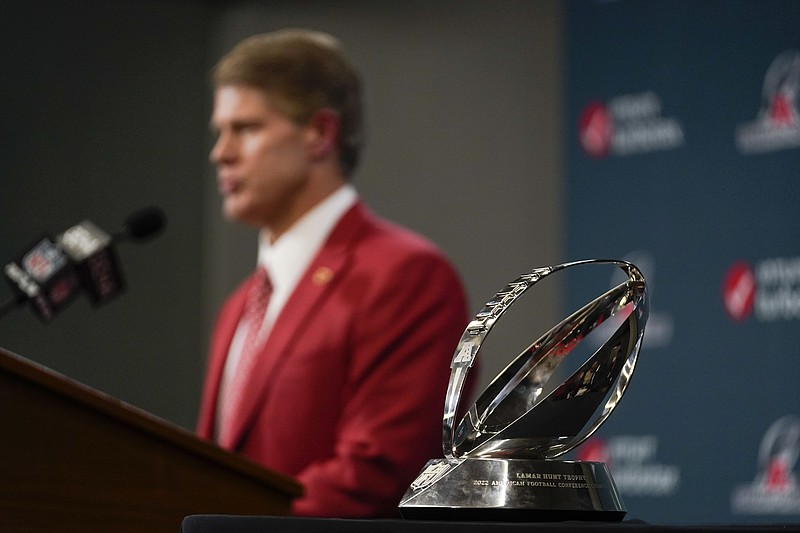 Cincinnati Bengals presented with Lamar Hunt trophy after winning