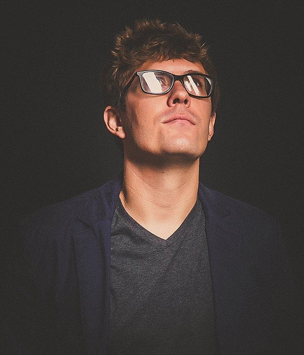 Emmy-winning composer Amos Cochran brings sonic dreamscapes to Van Buren - Vimarsana News