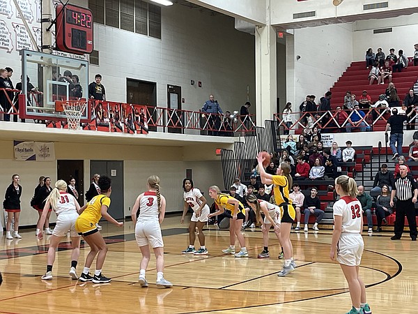 Without the Hedgpath twins, Fulton girls basketball team struggles at Hannibal - Vimarsana News