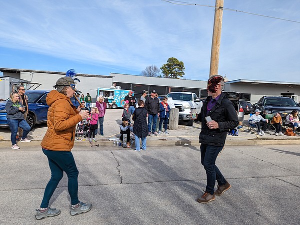 Jefferson City celebrates Mardi Gras with family-friendly parade - Vimarsana News