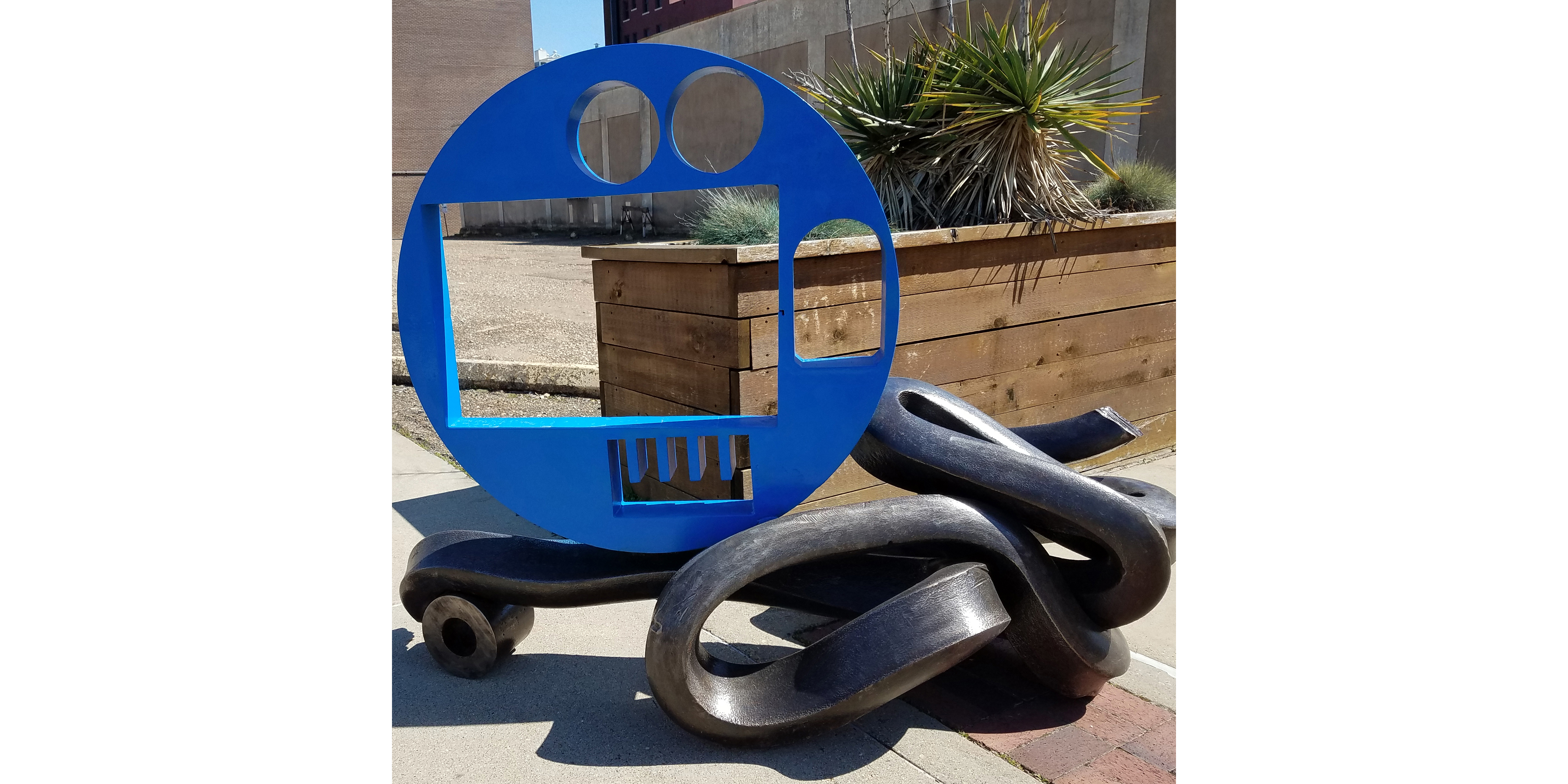 WITH PODCAST | Sculptor Tobolowsky to visit Texarkana for reception, workshop Thursday, preview Hotel Grim pieces - Vimarsana News