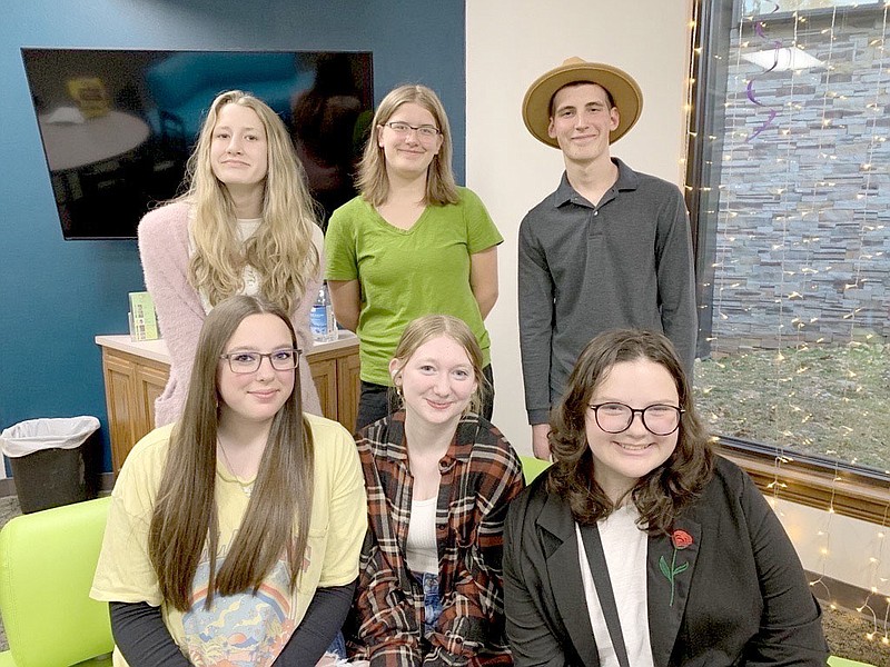 Teen volunteers help Bella Vista library staff connect with their