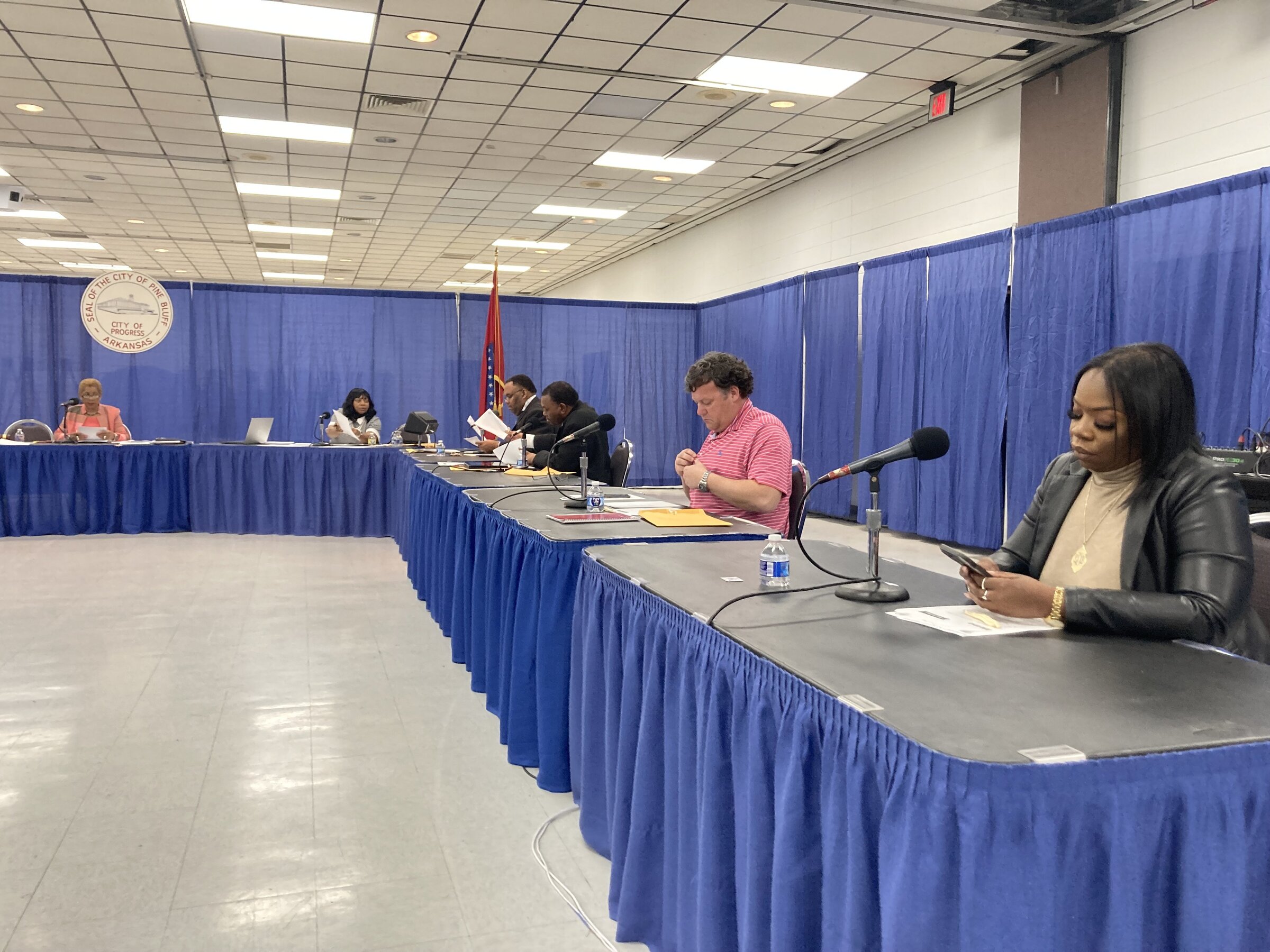Pine Bluff City Council votes for officers’ bonuses
