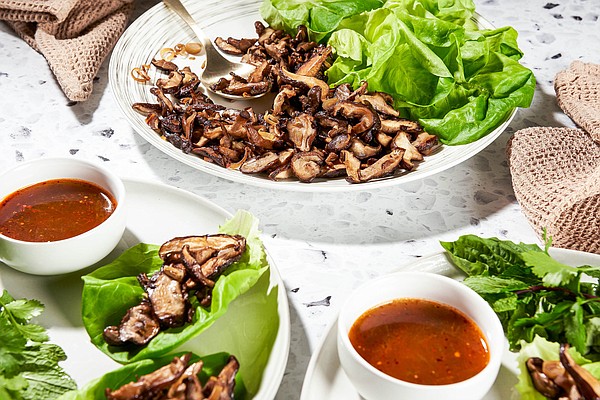 COOKING FOR TWO: Crispy Mushroom Larb is sweet, sour and spicy - Vimarsana News