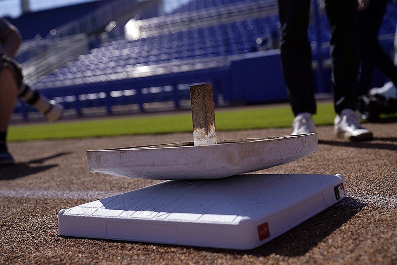 Controversial aquariums installed at baseball park - Practical