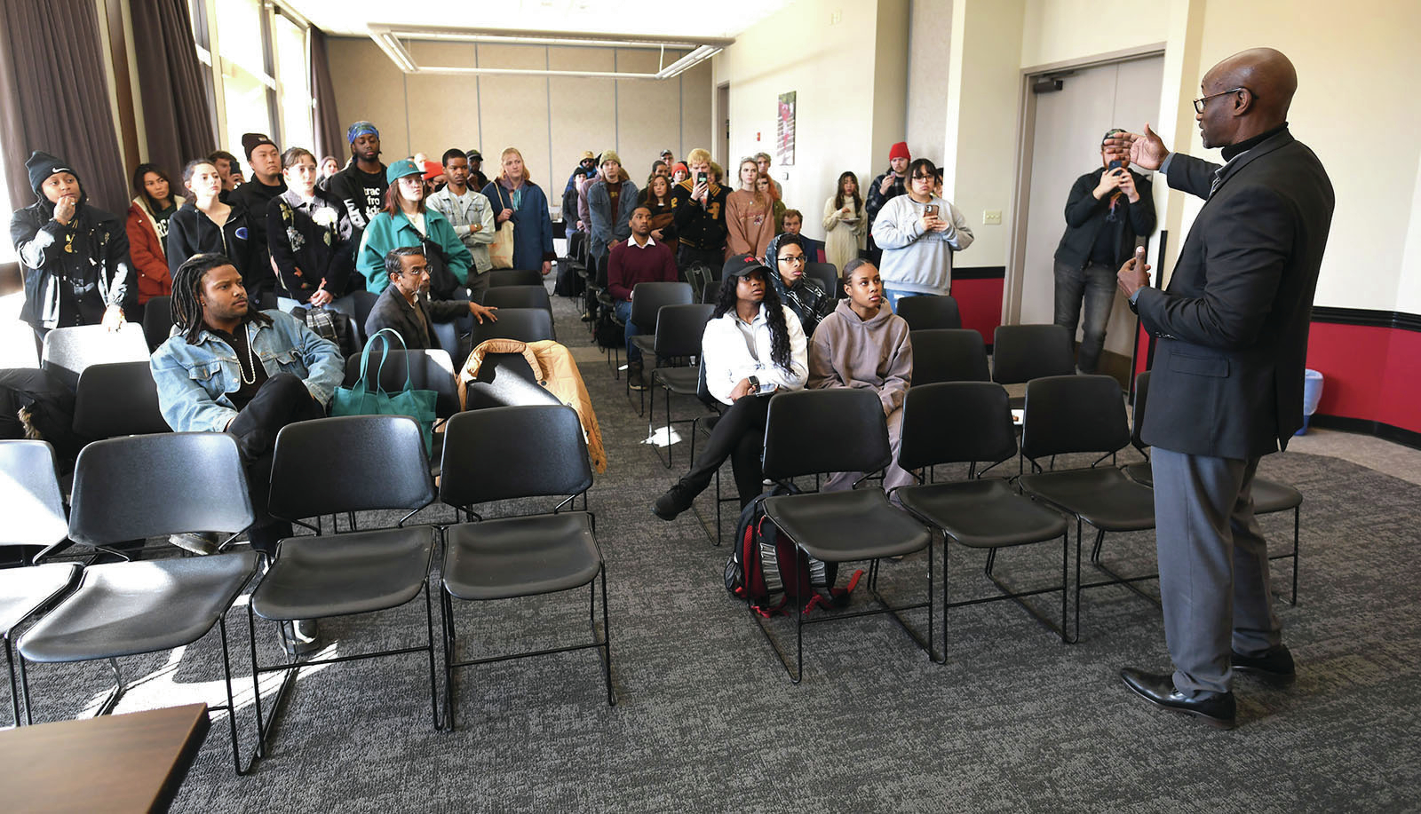 Art students confront UA's chancellor on 'censorship' of exhibition at Studio and Design Center in Fayetteville - Vimarsana News