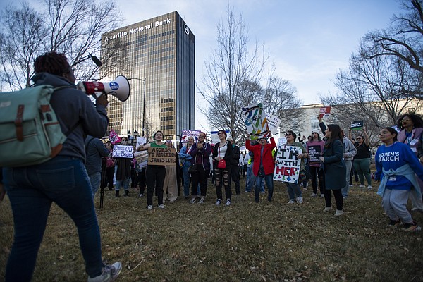 U.S. prepares for ruling in abortion medicine lawsuit - Vimarsana News