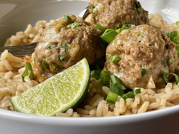 Cheese, jalepenos enhance meatballs - Vimarsana News