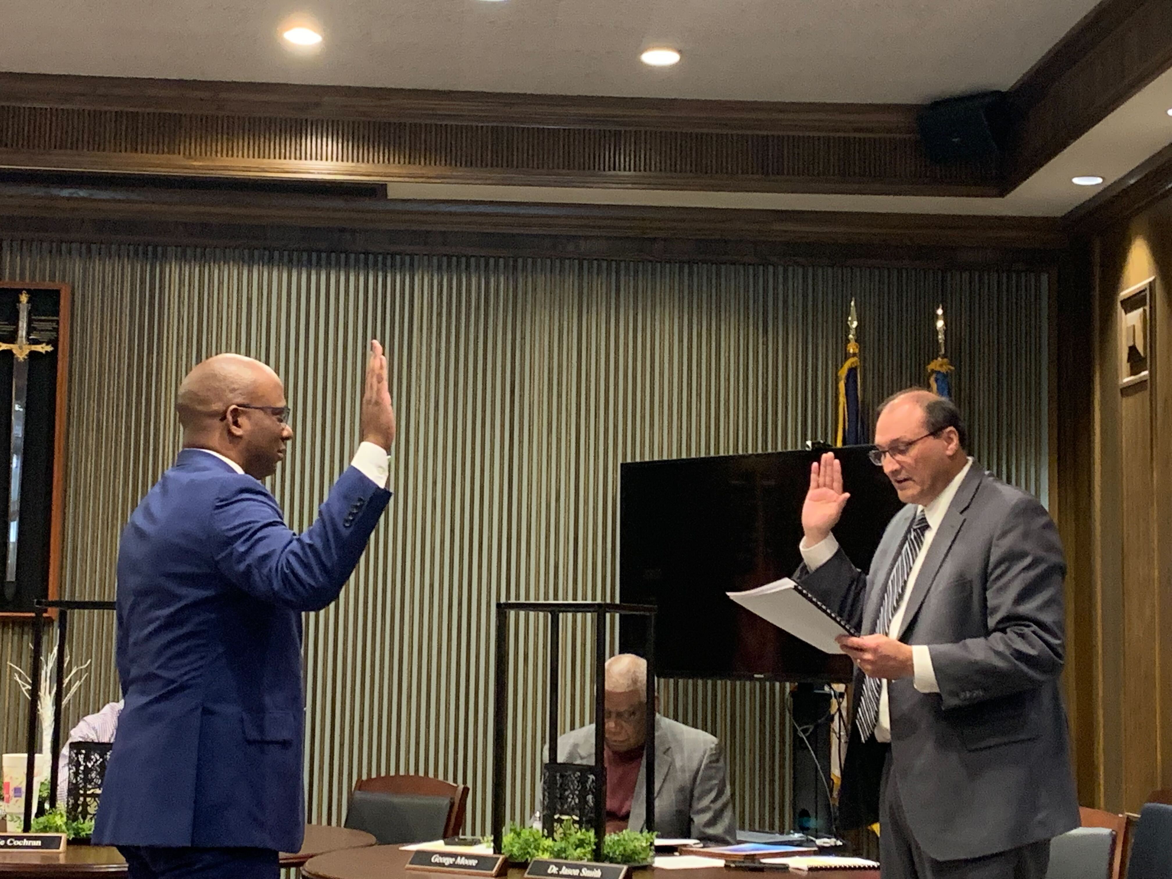 Texarkana College Trustee Kaye Ellison retires; Derrick McGary sworn in as Place 5 successor - Vimarsana News