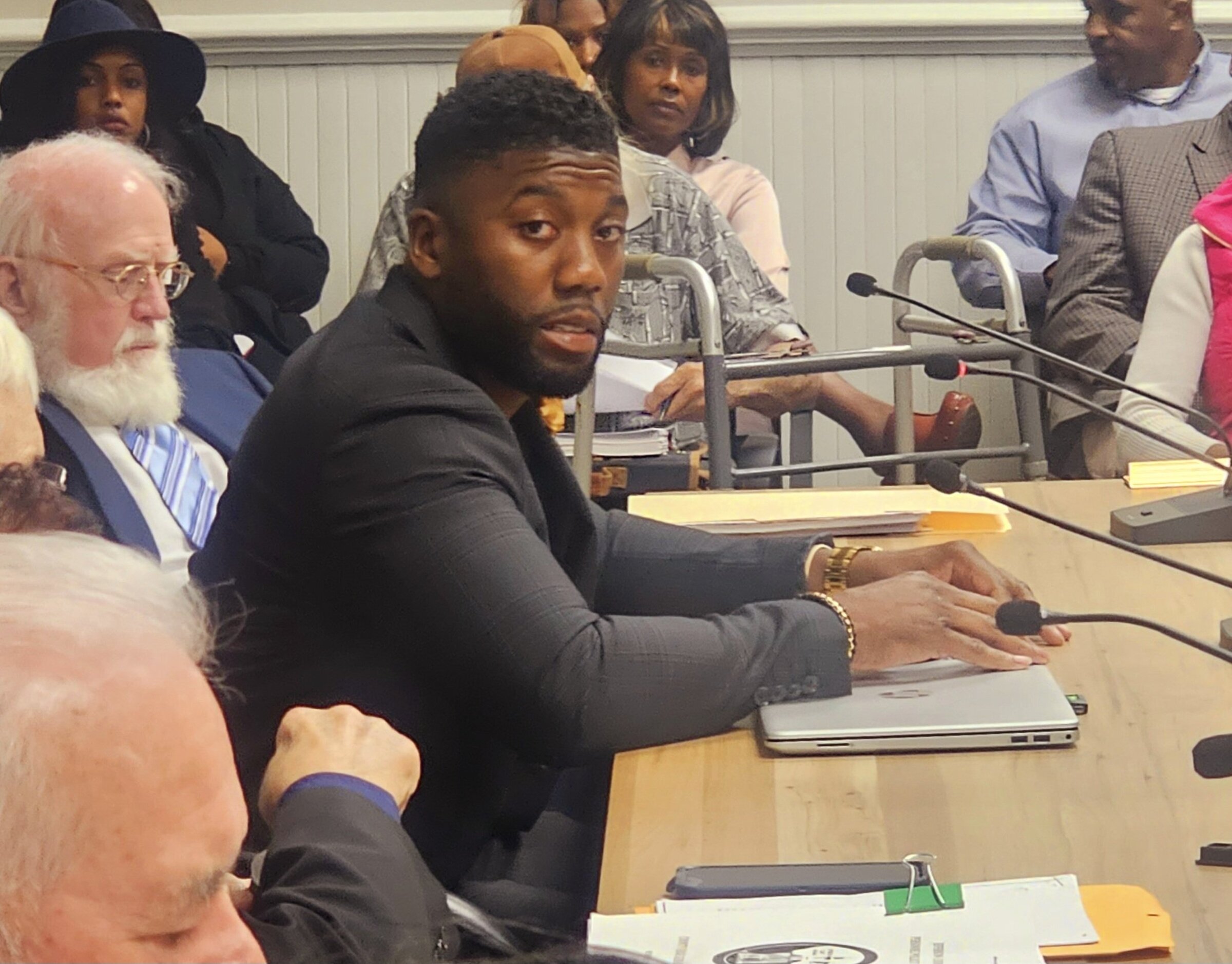 Jefferson County panel returns job to sheriff’s deputy