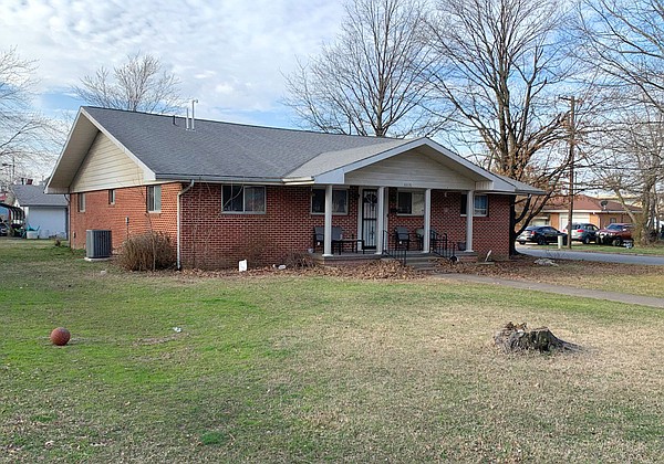 Springdale police: 17-year-old shot in the head after he pointed gun at officer - Vimarsana News