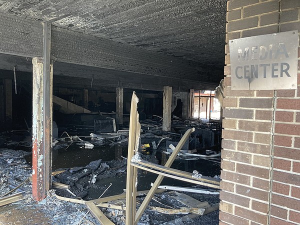 Fire breaks out at old Oak Park Elementary - Vimarsana News
