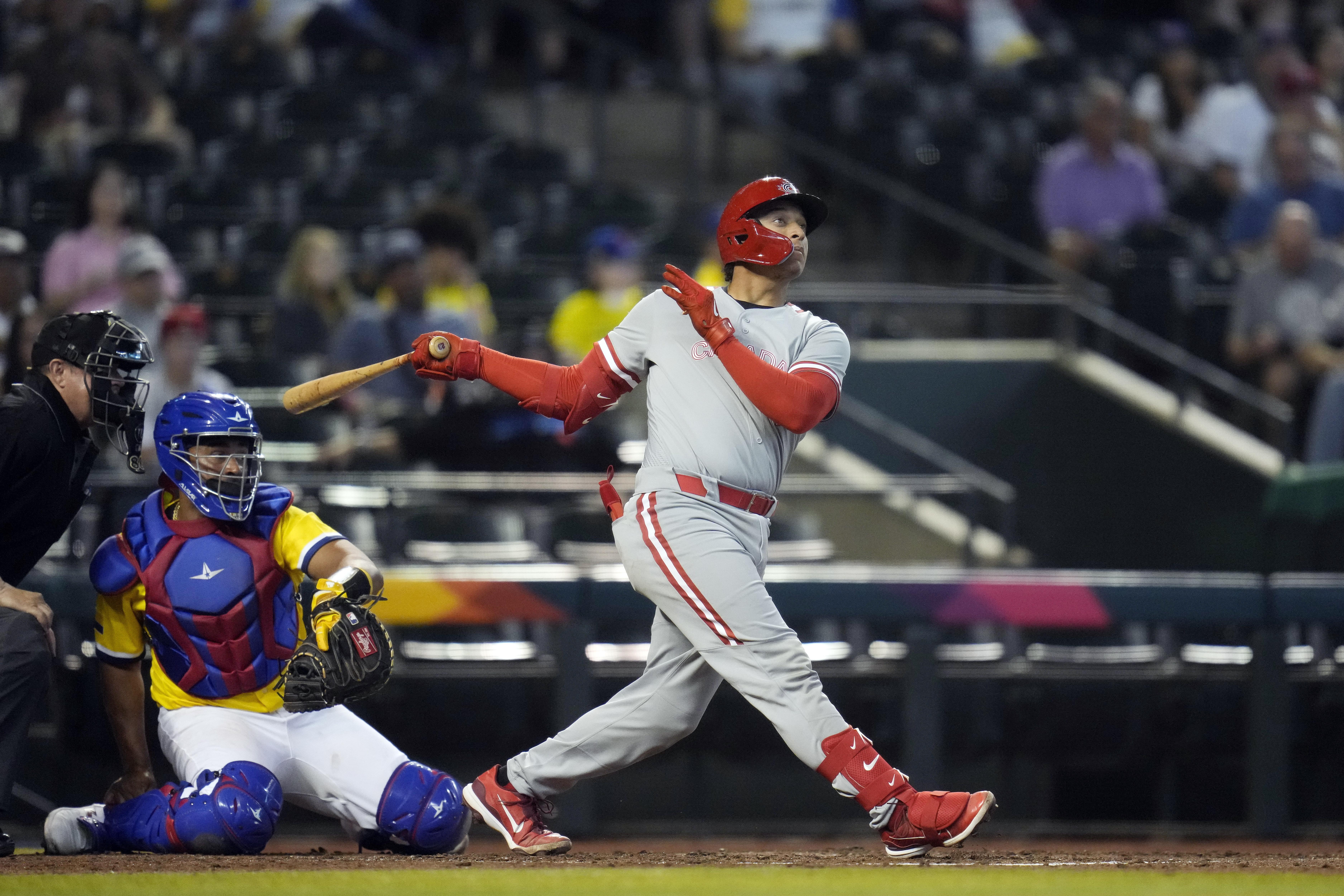 sad man and fanbase on X: The MLB 3D Gamecast experience captures Eugenio  Suarez' binoculars looking at the bullpen celebration 😂 #SeaUsRise   / X