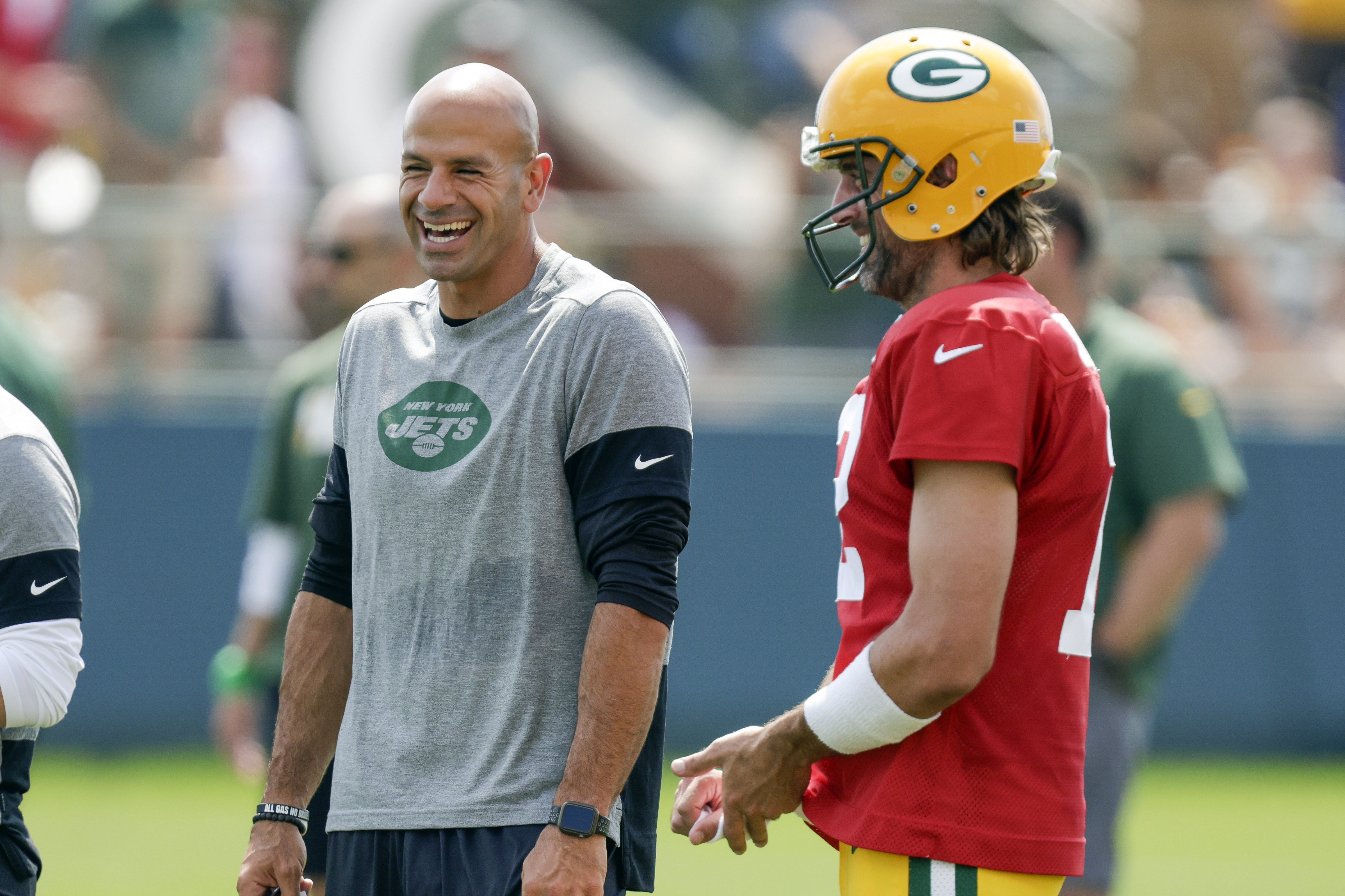 Rodgers plans on packing, expects to become Jets' QB